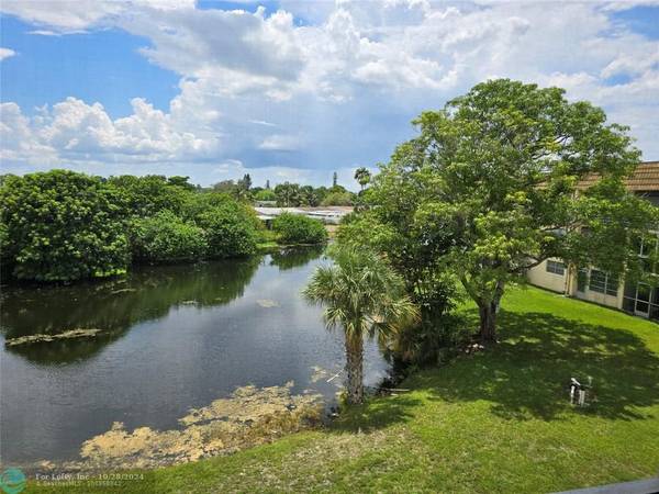 8225 Sunrise Lakes Blvd  #303, Sunrise, FL 33322