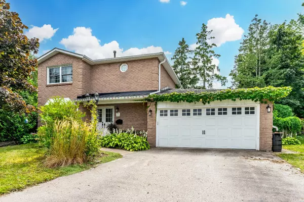 9 Oriole CT, Barrie, ON L4M 5N1