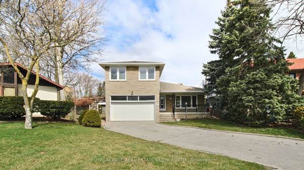 21 Pitkin CT, Toronto W04, ON M6M 2P4