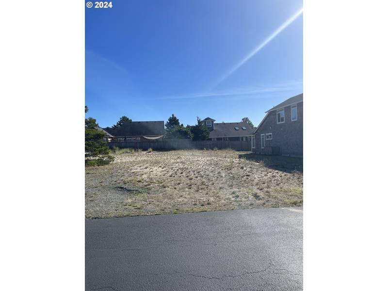 Pinyon DR #99, Manzanita, OR 97130