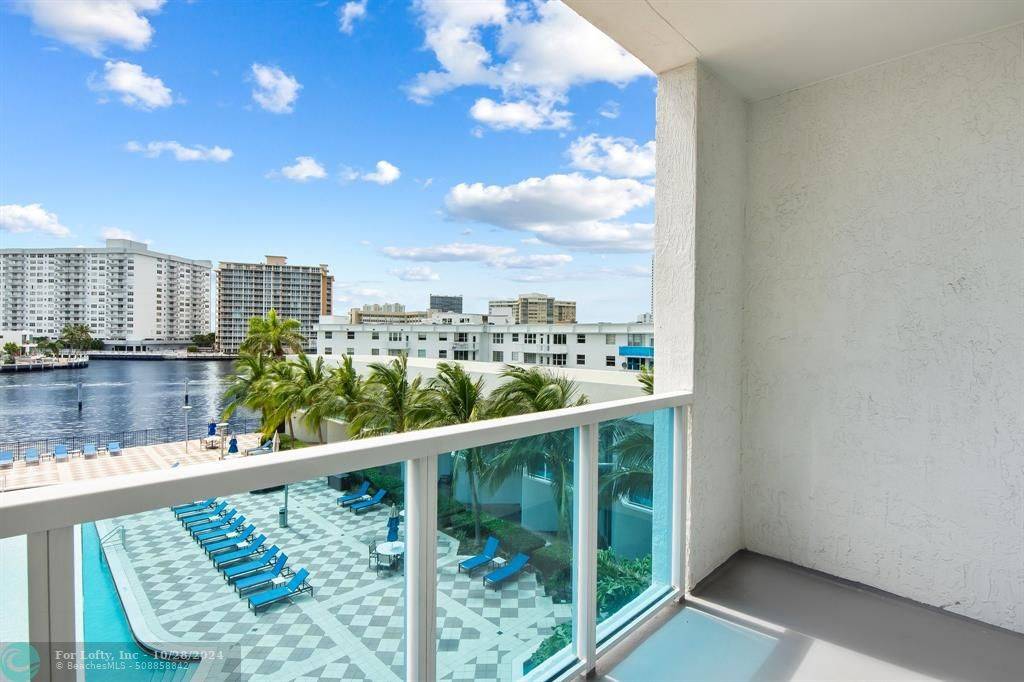 Hallandale Beach, FL 33009,1945 S Ocean Dr  #307