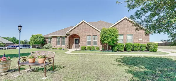 2121 N Mockingbird Lane, Midlothian, TX 76065