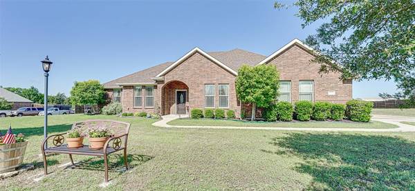 2121 N Mockingbird Lane, Midlothian, TX 76065