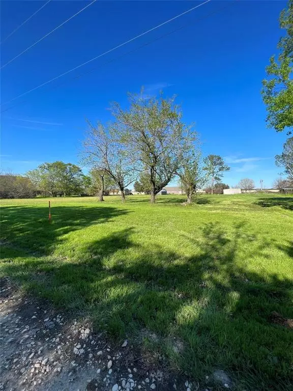 317 Birdwell Road, Corsicana, TX 75110