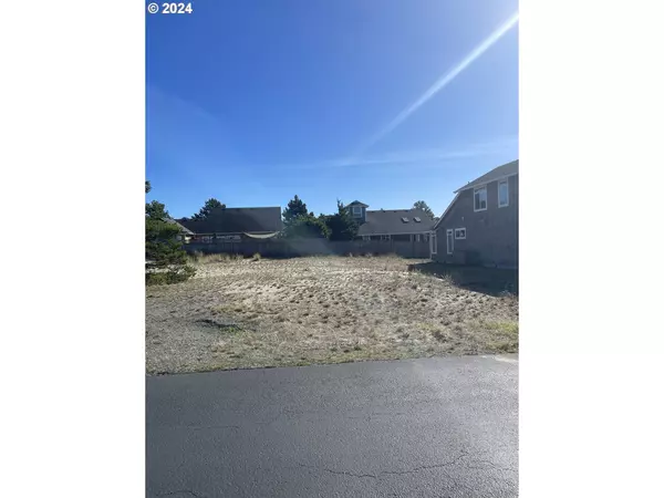 Pinyon DR #98, Manzanita, OR 97130