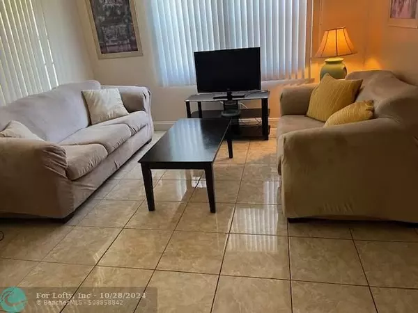 Deerfield Beach, FL 33442,124 Tilford F  #124