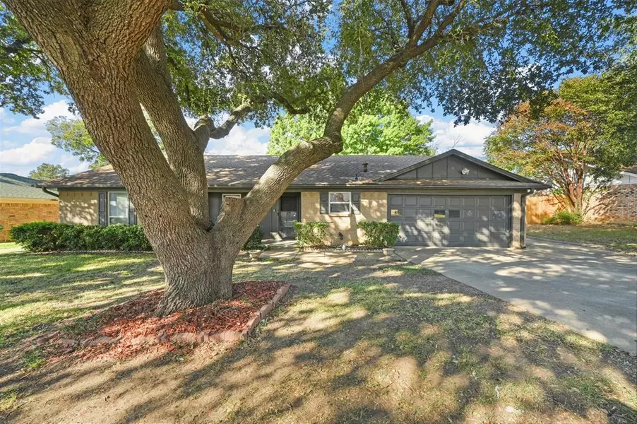 3621 Spring Valley Drive, Bedford, TX 76021