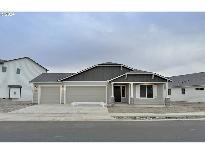 1664 NE 8th PL, Hermiston, OR 97838