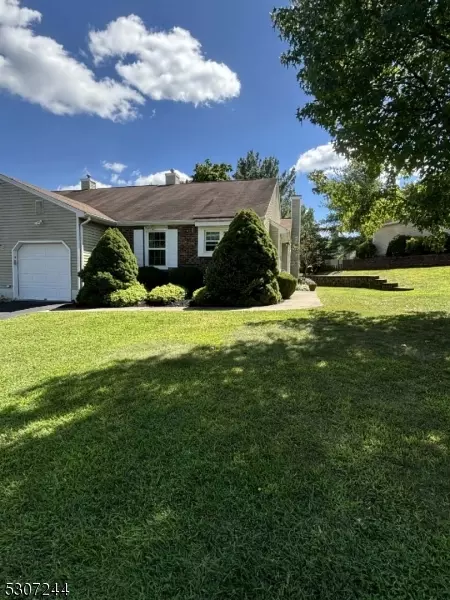 22 Arapaho Trl, Branchburg Twp., NJ 08876