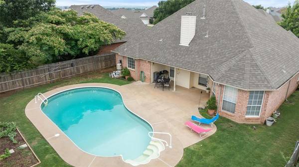 1737 Ridgecrest Drive,  Cleburne,  TX 76033