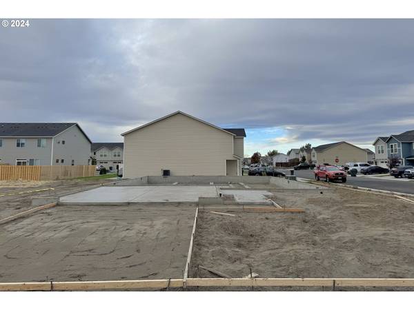 Hermiston, OR 97838,1607 NE 8th PL