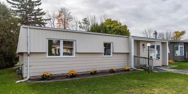 39 Corner Brook TRL, Innisfil, ON L9S 1N6