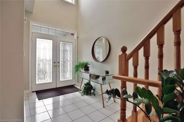 Oakville, ON L6H 7R9,1104 Agram DR