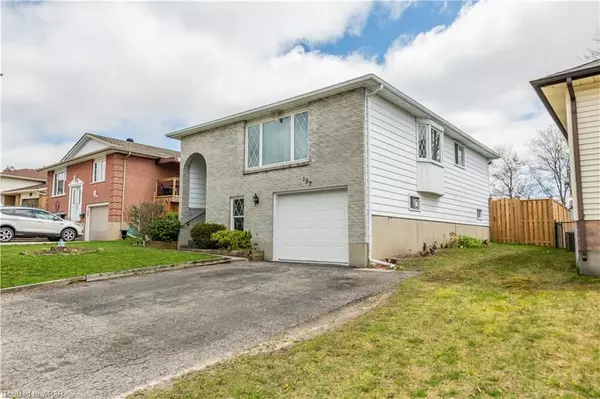 Kitchener, ON N2E 2L4,107 Settlers CT