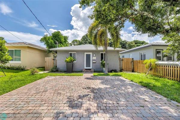 316 NE 34th St, Oakland Park, FL 33334