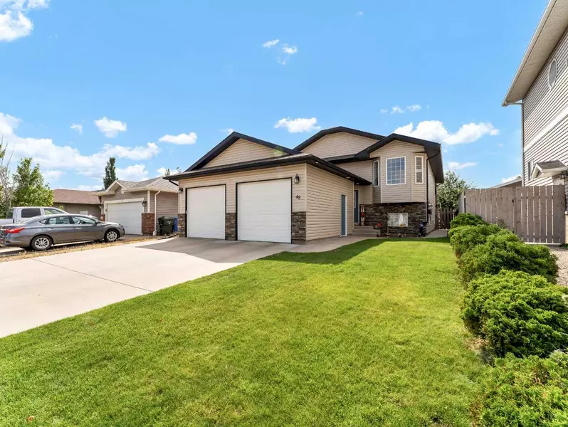 48 Vista RD Southeast, Medicine Hat, AB T1B4M9