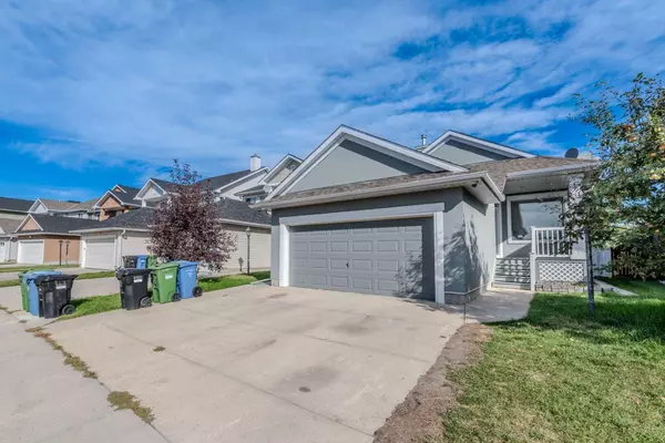 93 Coral Reef CRES NE, Calgary, AB T3J 3Y4