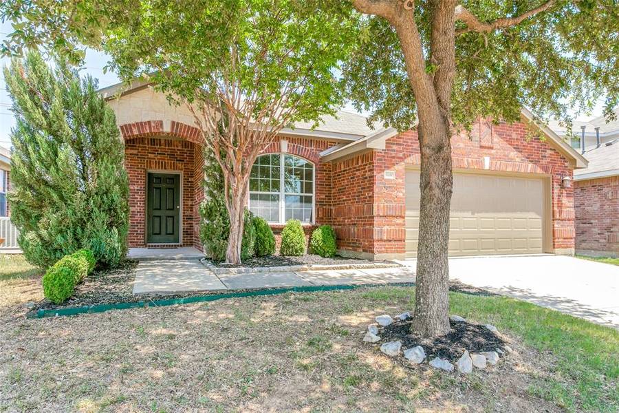 15428 Adlong Drive, Fort Worth, TX 76262