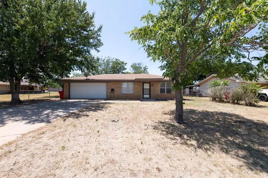 505 N Main, Holliday, TX 76366