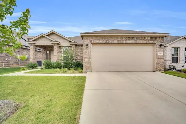 10601 Alpine Meadow Lane, Fort Worth, TX 76140