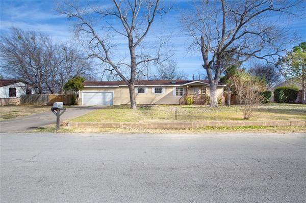 429 Ashley Lane, Roanoke, TX 76262