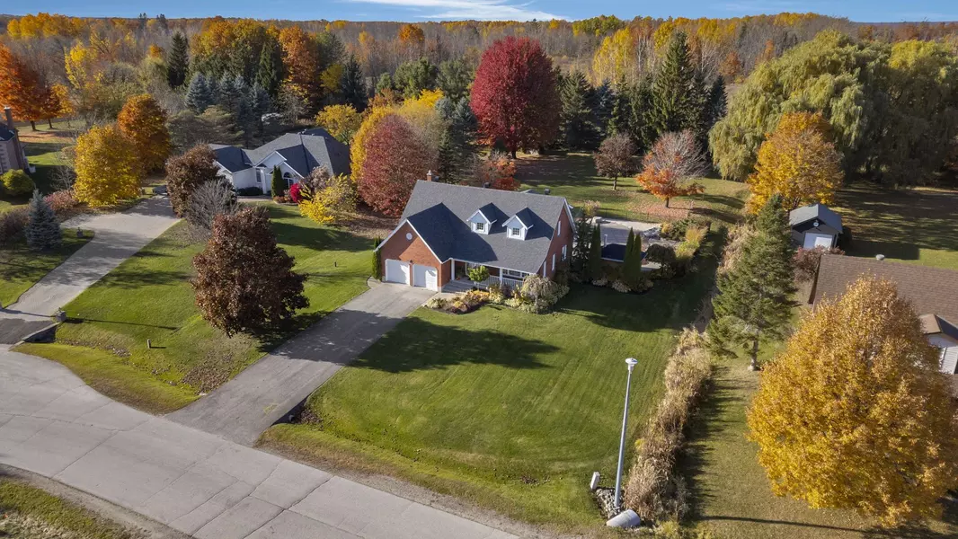 8 Martine CRES, Oro-medonte, ON L0L 2L0