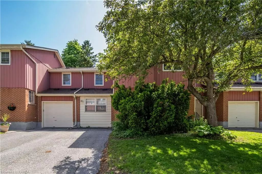 Kingston, ON K7M 6W4,19 MACPHERSON AVE #24