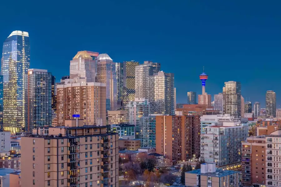 817 15 AVE Southwest #1701, Calgary, AB T2R 0H8