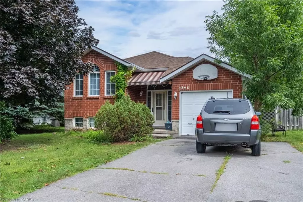 Kingston, ON K7P 2W4,1386 BRACKENWOOD CRES