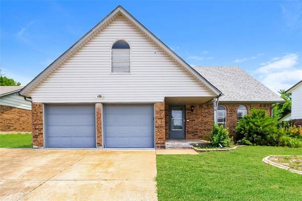 504 N Avery Drive, Moore, OK 73160