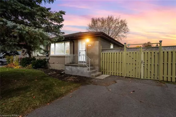 Kingston, ON K7P 2V6,1408 WOODFIELD CRES