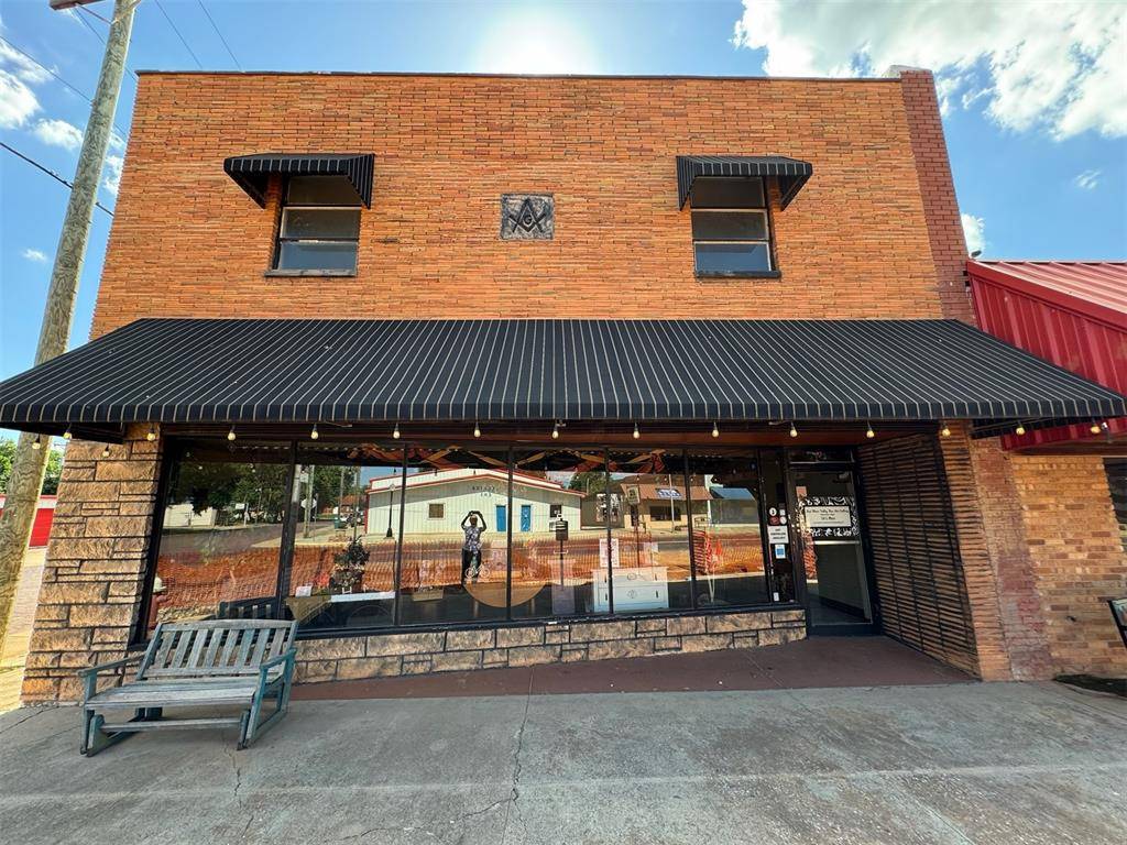 124 S Main Street, Waurika, OK 73573