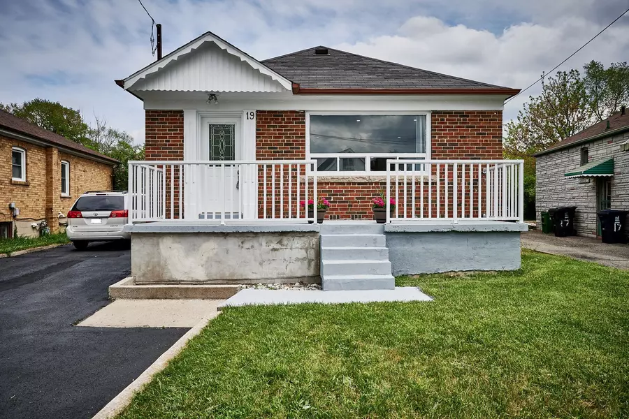 19 Lynvalley CRES #Main, Toronto E04, ON M1R 2V1