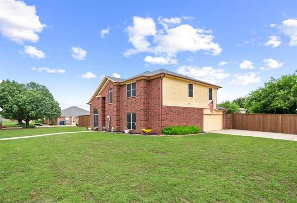 1324 Valley Drive, Justin, TX 76247