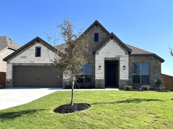 100 Goldfinch Road, Joshua, TX 76058