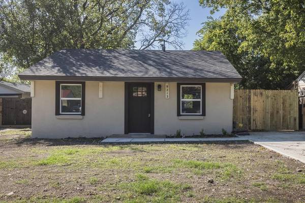 9213 S Dodson Drive,  White Settlement,  TX 76108