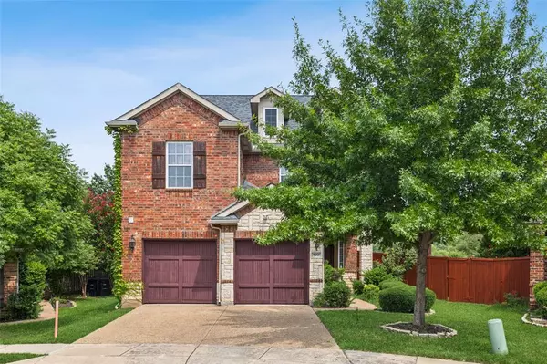 9153 Cottonwood Village Drive, Fort Worth, TX 76120