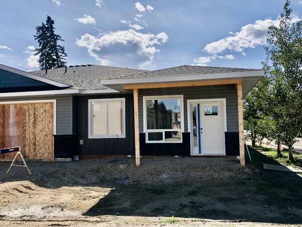 4738 49A AVE ##4, Lacombe, AB T4L 1N4