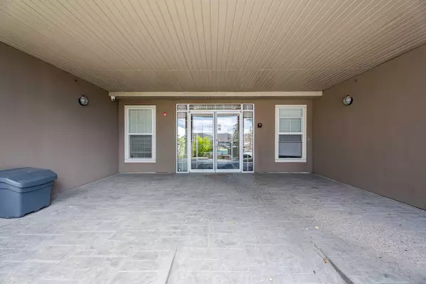 Calgary, AB T2X 0M8,15304 Bannister RD Southeast #109