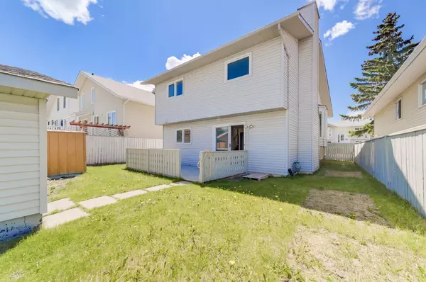 Calgary, AB T3K2W6,51 Sandstone Rise NW