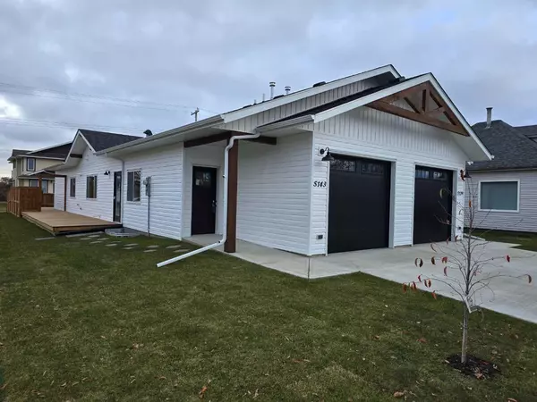 5143 52 ST, Lacombe, AB T4L 1H9