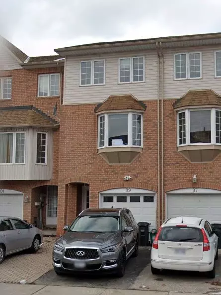 99 Sufi CRES, Toronto C13, ON M4A 2X2