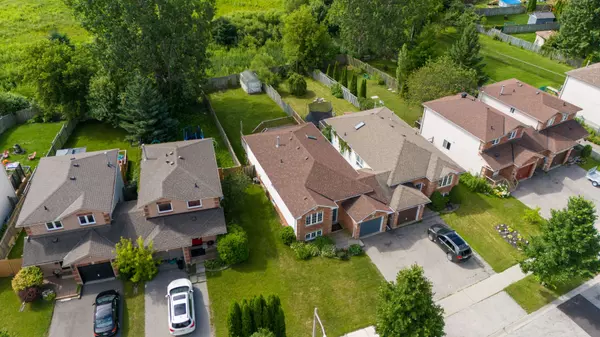 105 Wessenger DR, Barrie, ON L4N 8P5