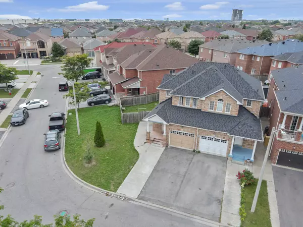 Brampton, ON L6P 1P4,19 Rednor DR