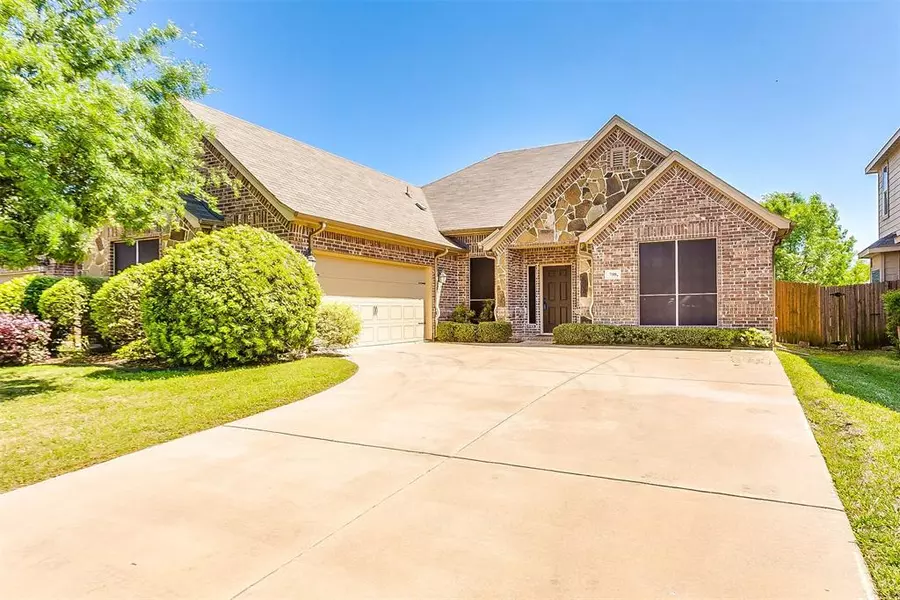 708 Plum Drive, Burleson, TX 76028