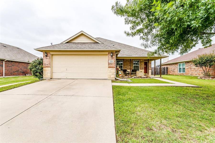 104 Stonegate Boulevard, Alvarado, TX 76009