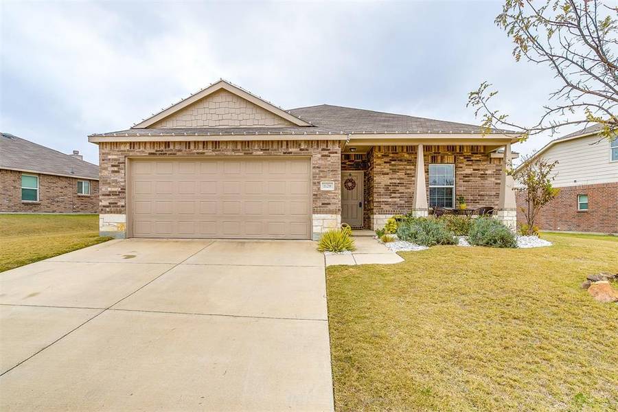 1128 Foxglove Lane, Burleson, TX 76028