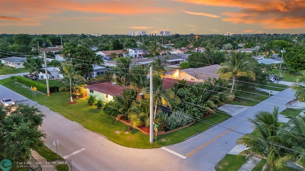 345 SW 12th Ave, Boynton Beach, FL 33435