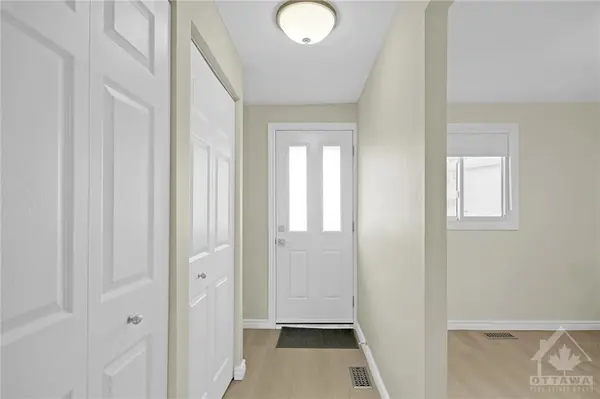 Ottawa, ON K2J 1M9,44 THISTLEDOWN CT