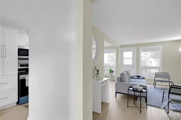 Ottawa, ON K2J 1M9,44 THISTLEDOWN CT